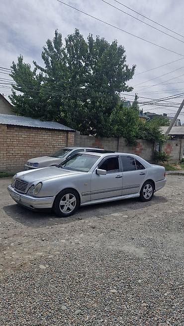 Mercedes-Benz E-Class: 1995 г., Седан — 4