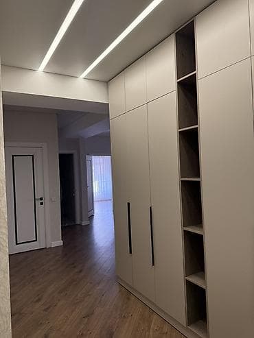 Эмерек: Прихожая и встроенные шкафы на заказ - Современный комплект мебели — 3