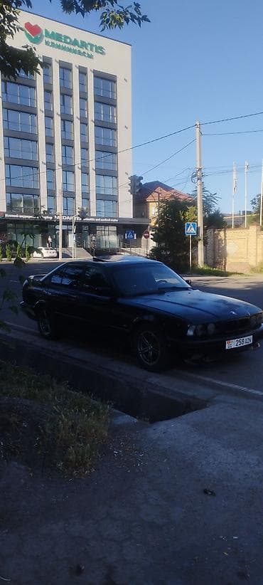wuling mini ev: BMW 5 series: 1995 г., Седан — 3