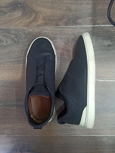 Босоножки, сандалии, шлепанцы: Мужские кроссовки, 42, Б/у, цвет - Черный, Самовывоз — 1