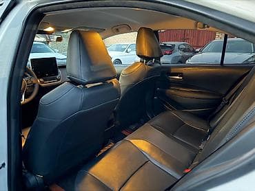 eclipse cross: Toyota Corolla: 2022 г., 1.8 л, Вариатор, Гибрид, Седан — 10