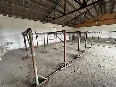 хранение: Металлические стойки/рамы для сушки и развески мясо Описание: - — 4