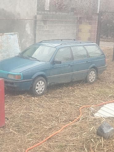 купи: Volkswagen Passat: 1990 г., Ручные, Бензин, Универсал — 1