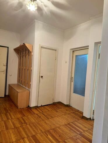 продаю квартиру по улице советская донецкая саманчина: 3 комнаты, 77 м², Индивидуалка, 3 этаж — 2