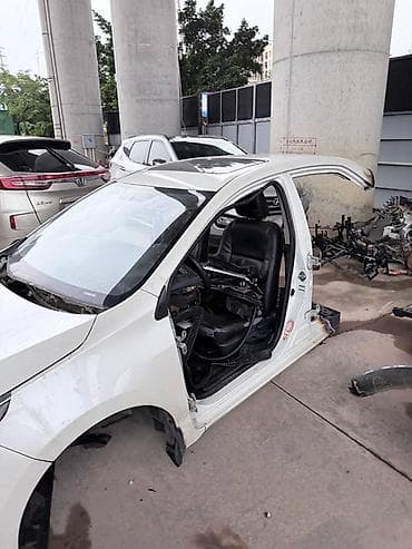 corolla s: Разбор Toyota Corolla (седан, белый, поколение около 2013–2016). В — 3