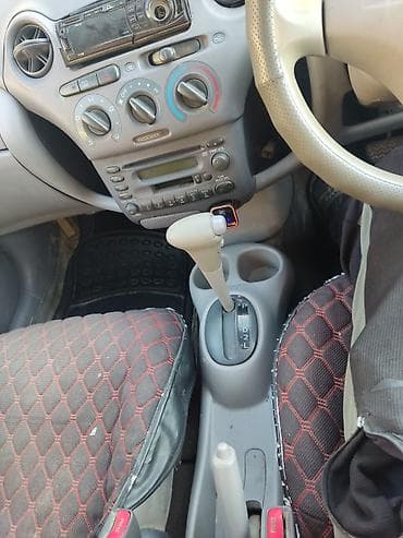 gac ayon s: Toyota Platz: 2000 г., 0.1 л, Автомат, Бензин, Седан — 6