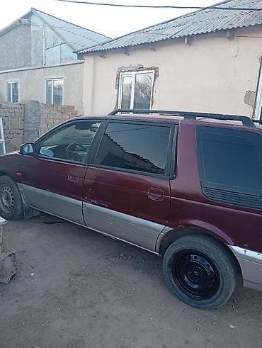 Mitsubishi Space Wagon: 1995 г., Механика, Бензин, Минивэн