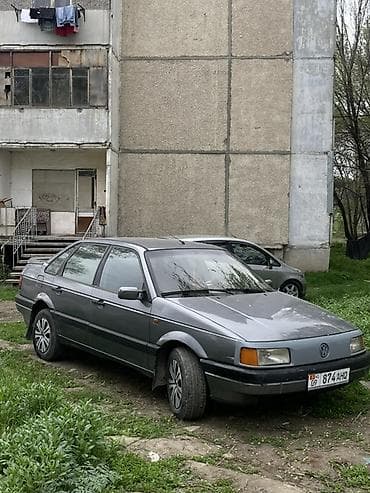 Volkswagen Passat: 1988 г., Седан