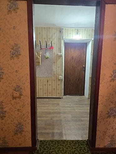 гостинку: 2 комнаты, 30 м², Гостиничный тип, Советская/Скрябина Гостиничный тип, 1 этаж, Требуется ремонт — 10