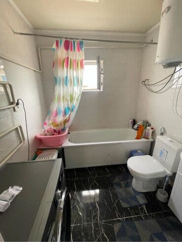 продаю дувух этажный дом: Продается просторный двух этажный дом. Район Дордой Тендик 5.5 сотых — 10