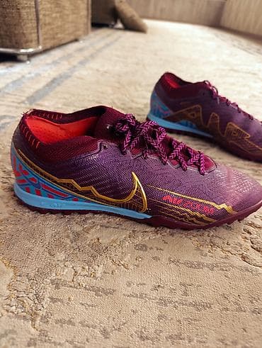 перчатки найк: Мужские кроссовки, 42.5, Nike, Б/у, цвет - Фиолетовый, Платная доставка — 1