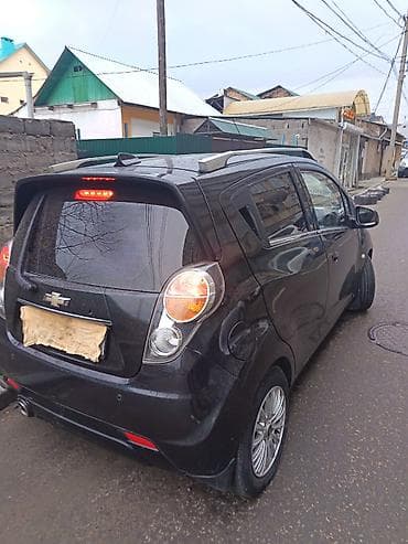 Chevrolet Spark: 2015 г., 1 л, Автомат, Бензин, Хэтчбэк