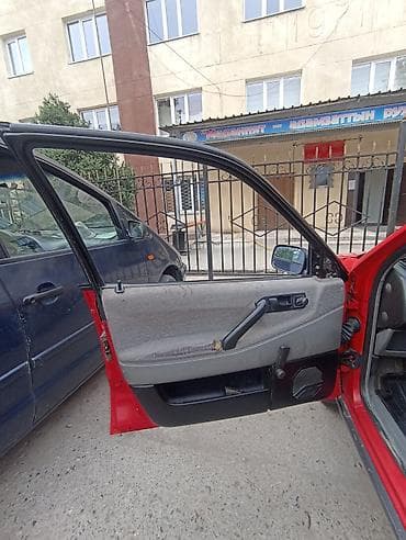 Volkswagen Passat Variant: 1992 г., 1.8 л, Механика, Бензин, Универсал — 2