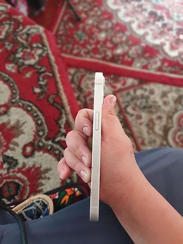 samsung 01: IPhone 13, Б/у, 128 ГБ, Белый — 2