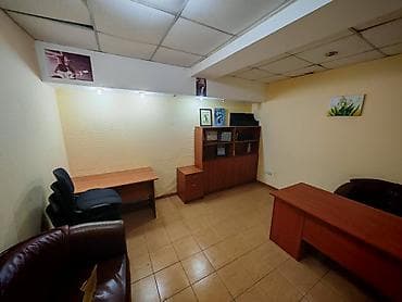 Коммерциялык кыймылсыз мүлктү сатуу: Кеңселерди сатуу 64 м², Ремонту бар, Эмереги менен, Административдик имарат, Жертөлө кабаты кабат — 3