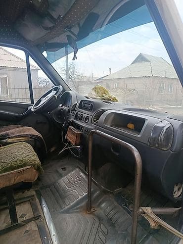 дайхатцу моби: Пассажирский микроавтобус Mercedes-Benz Sprinter (длинная база — 2