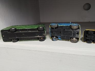 семью ван: Набор из 3 металлических машинок (литой сплав, die-cast): - — 3