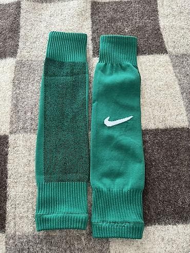 Продаю обрезки гетры футбольные, зеленые сзади сетка. В наличии 10