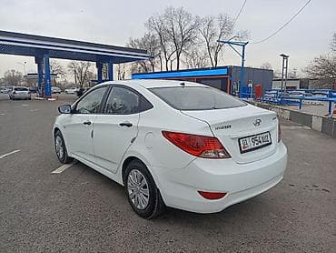 hyundai santa: Hyundai Accent: 2012 г. — 5