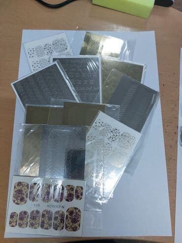 оборудование для парикмахеров: 1. Машинка STRONG 204, б/у 2.Стразы разных размеров 3.Втирки — 4