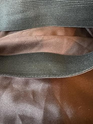 блуза: Юбка-карандаш шоколадного цвета с кружевной отделкой по низу. - — 3