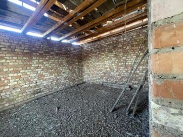 квартира в частном доме каракол: Продаётся 2-этажный недостроенный кирпичный дом на угловом участке, г — 12