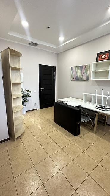 Кыймылсыз мүлк: Кабинет Косметолог үчүн, 13 м², Узак мөөнөткө, Жабдуулары менен — 1