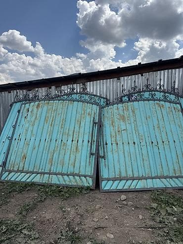 купить ящик для песка: Металлические распашные элементы ограждения/ворота с калиткой. - — 3