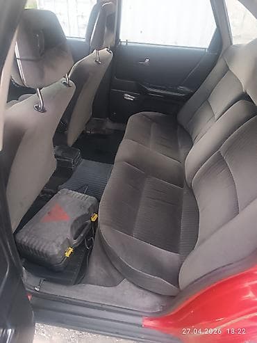 Audi: Audi 90: 1988 г., 2 л, Механика, Бензин, Седан — 6