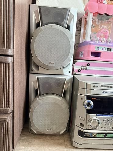 aux: Домашний музыкальный центр LG с караоке Комплект: - основной блок LG — 2
