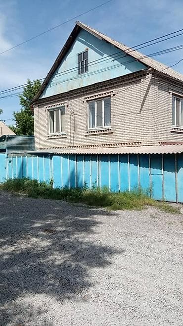 Үйлөр: Продаю 2-этажный кирпичный дом. 4 комнаты, площадь - 125 кв.м. На — 1
