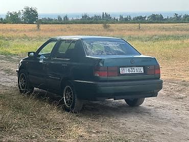 golf 2: Volkswagen Vento: 1993 г., 1.8 л, Механика, Бензин, Седан — 3