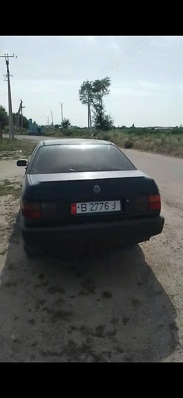 Продажа авто: Volkswagen Passat: 1990 г., Седан — 3