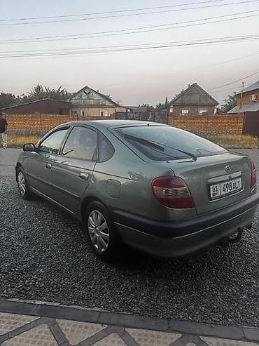освещение салона: Toyota Avensis: 2001 г., 1.8 л, Механика, Бензин, Хэтчбэк — 4