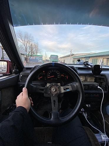 skyline r32: Nissan Bluebird: 1989 г., 2.4 л, Автомат, Бензин, Хэтчбэк — 10