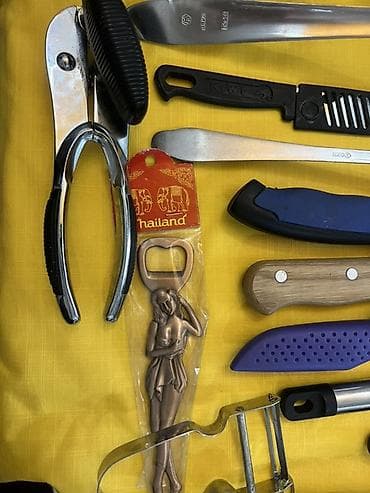 декоративные столы: Большой набор кухонной утвари и посуды Состав (по фото): - Стеклянные — 8