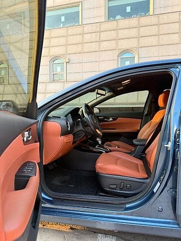 byd e9: Kia K3: 2021 г., 1.6 л, Вариатор, Бензин, Седан — 8