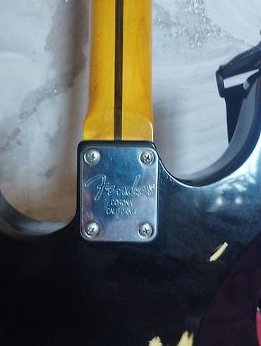 мин булак: Fender Stratocaster,(реплика) Классическая электро-гитара формата — 1
