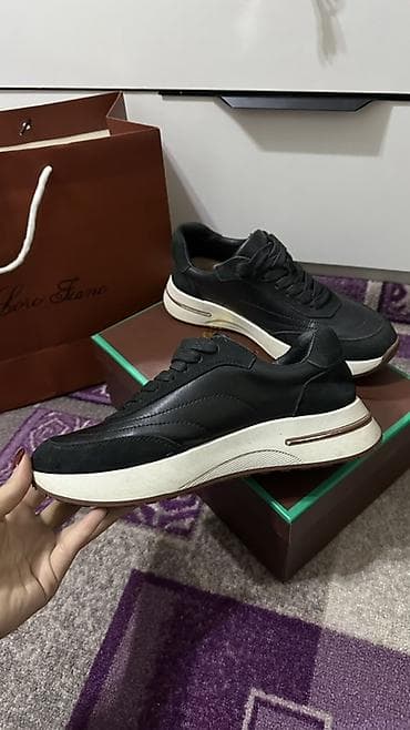 обувь лорики: Кроссовки из черной кожи с контрастной белой подошвой. - Верх — 1