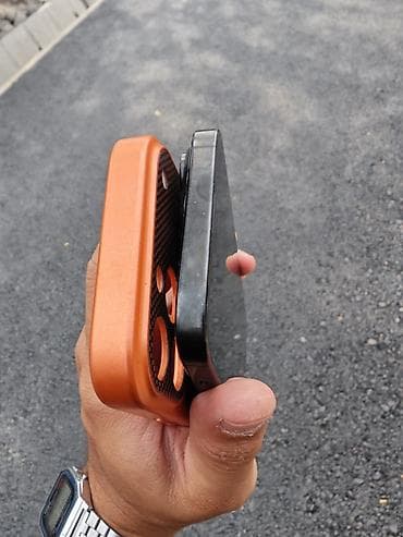 линза на спринтер: IPhone 16 Pro Max, Б/у, 256 ГБ, Черный, Чехол — 4