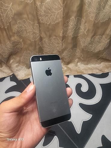 запечатанный айфон: IPhone SE, Б/у, 128 ГБ, Space Gray, Защитное стекло, 100 % — 1