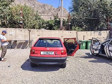 120 prado: Opel Astra: 1992 г., 1.6 л, Механика, Бензин, Хэтчбэк — 2