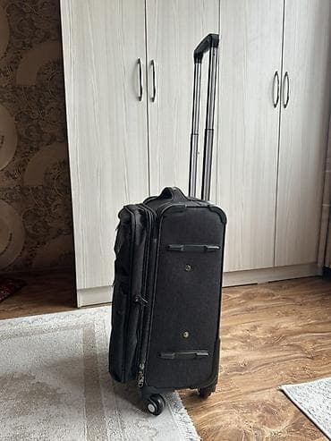 Чемоданы: Чемодан, Новый, Материал: Полиэстер, Маленький (до 40 л), Водонепроницаемость, Вращающиеся колеса на 360°, Кодовый замок — 4