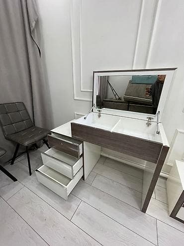 комплект мебели: Туалетный столик, С зеркалом, цвет - Серый, Другой материал — 1