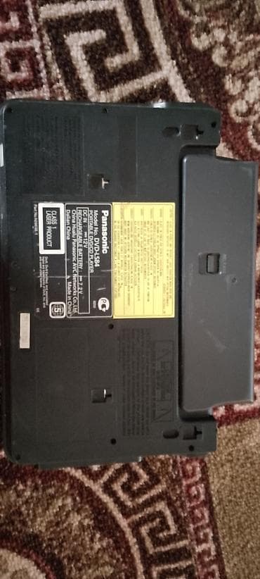 Портативный DVD-плеер Panasonic DVD-LS84 - Экран: складной ЖК‑дисплей
