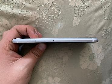 airpods pro 3 бишкек: IPhone SE 2020, Колдонулган, 128 ГБ, White Titanium, Каптама, 76 % — 5