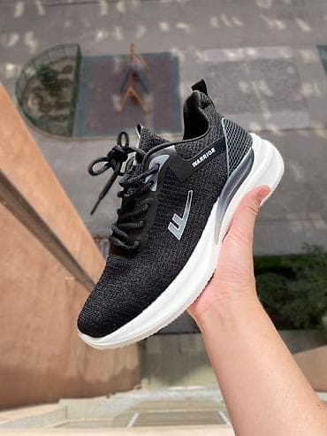 Босоножки, сандалии, шлепанцы: Мужские кроссовки, 43, Новый, цвет - Черный — 1