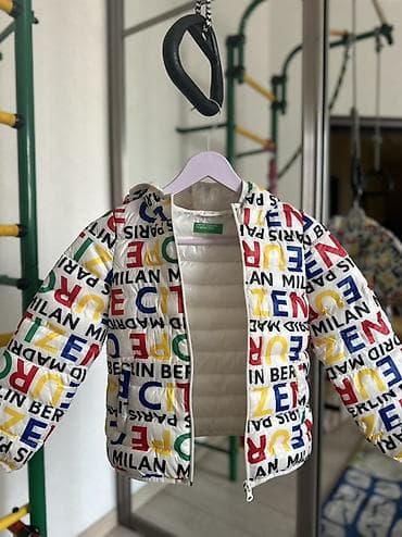 Детская демисезонная куртка с капюшоном -Бренд UNITED OF BENETTON - at lalafo.kg Детская демисезонная куртка с капюшоном -Бренд UNITED OF BENETTON -