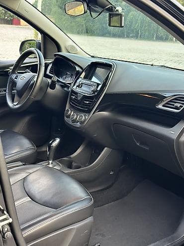 Транспорт: Chevrolet Spark: 2018 г., 1 л, Вариатор, Бензин, Хэтчбэк — 8