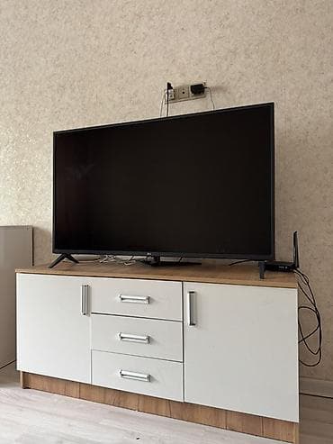 ТВ и видео: В связи с переездом продается телевизор вместе с тумбой LG Smart TV с — 1